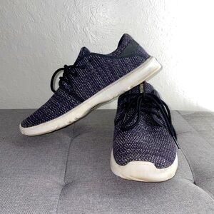 Etnies Women’s Scout Sneaker in black/white - size 9.5 barely worn